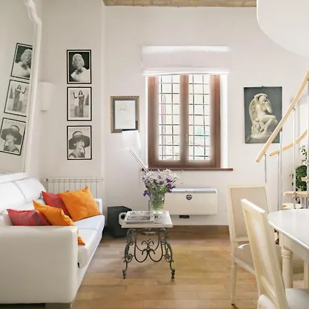Leopardo 28 - Loft In Trastevere * Рим