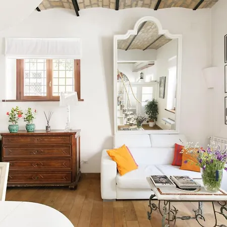 Leopardo 28 - Loft In Trastevere Рим